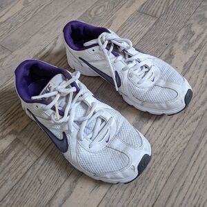 Nike Air White Track Star Sneakers Shoes, Women's 6.5